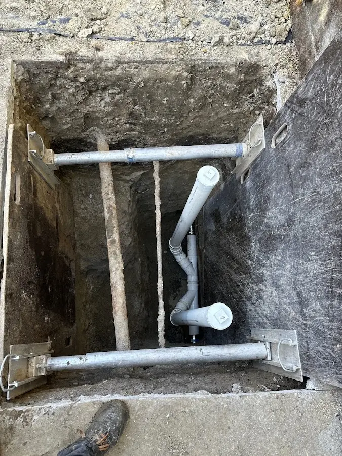 Experienced plumber completing Drain Cleaning work in Brooksville